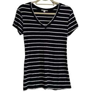 Zenana Outfitters T-Shirt Womens Small Striped V-Neck Casual‎ Soft Knit